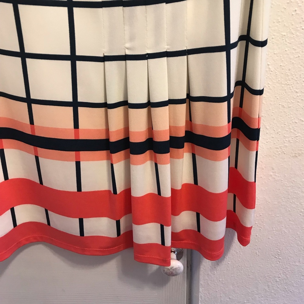 Dress - Picture 4 of 7